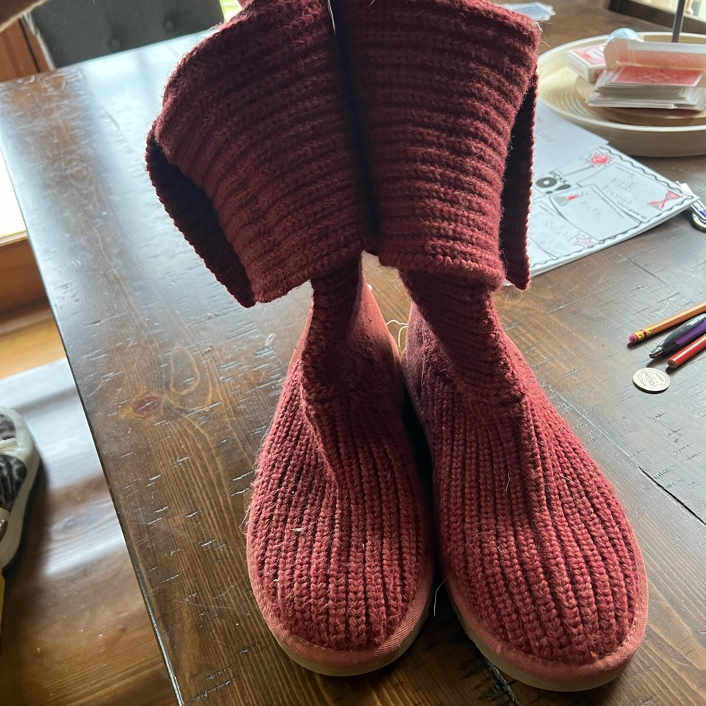 Maroon uggs